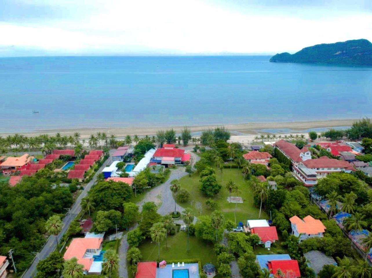 Baan Golden Resort & Residences Sam Roi Yot Esterno foto