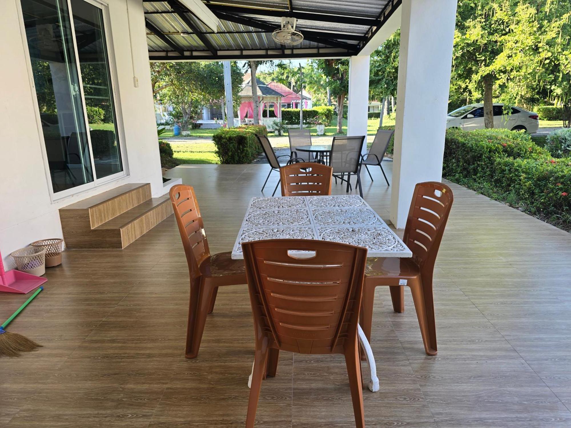 Baan Golden Resort & Residences Sam Roi Yot Esterno foto