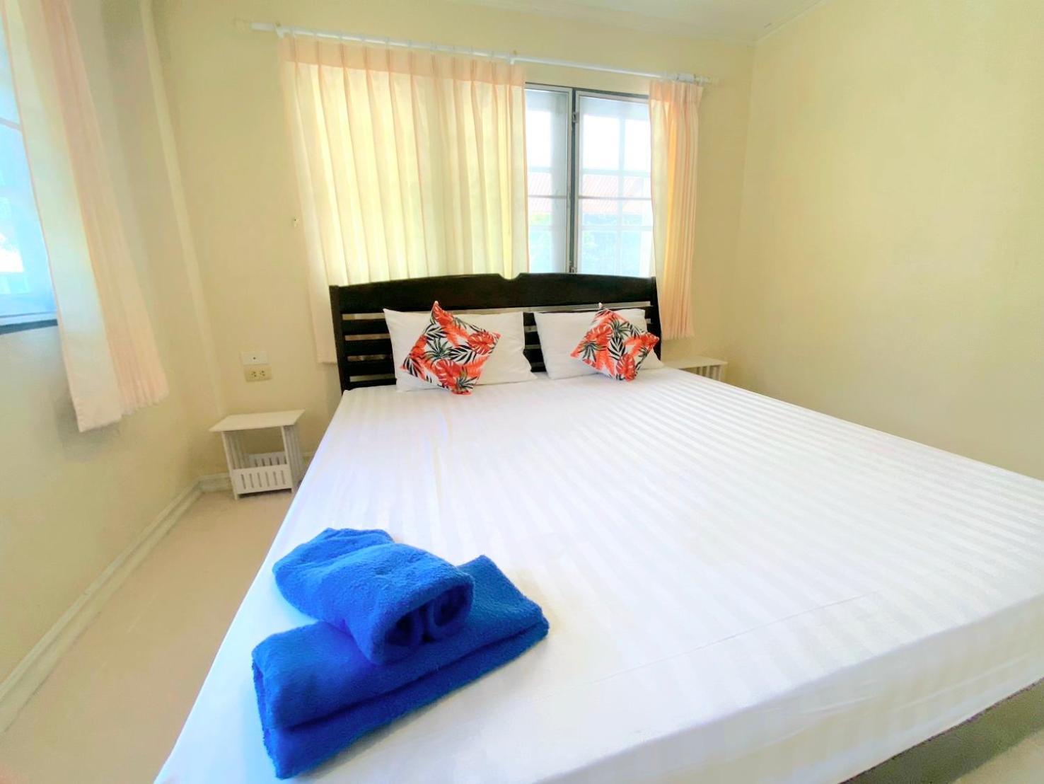 Baan Golden Resort & Residences Sam Roi Yot Esterno foto