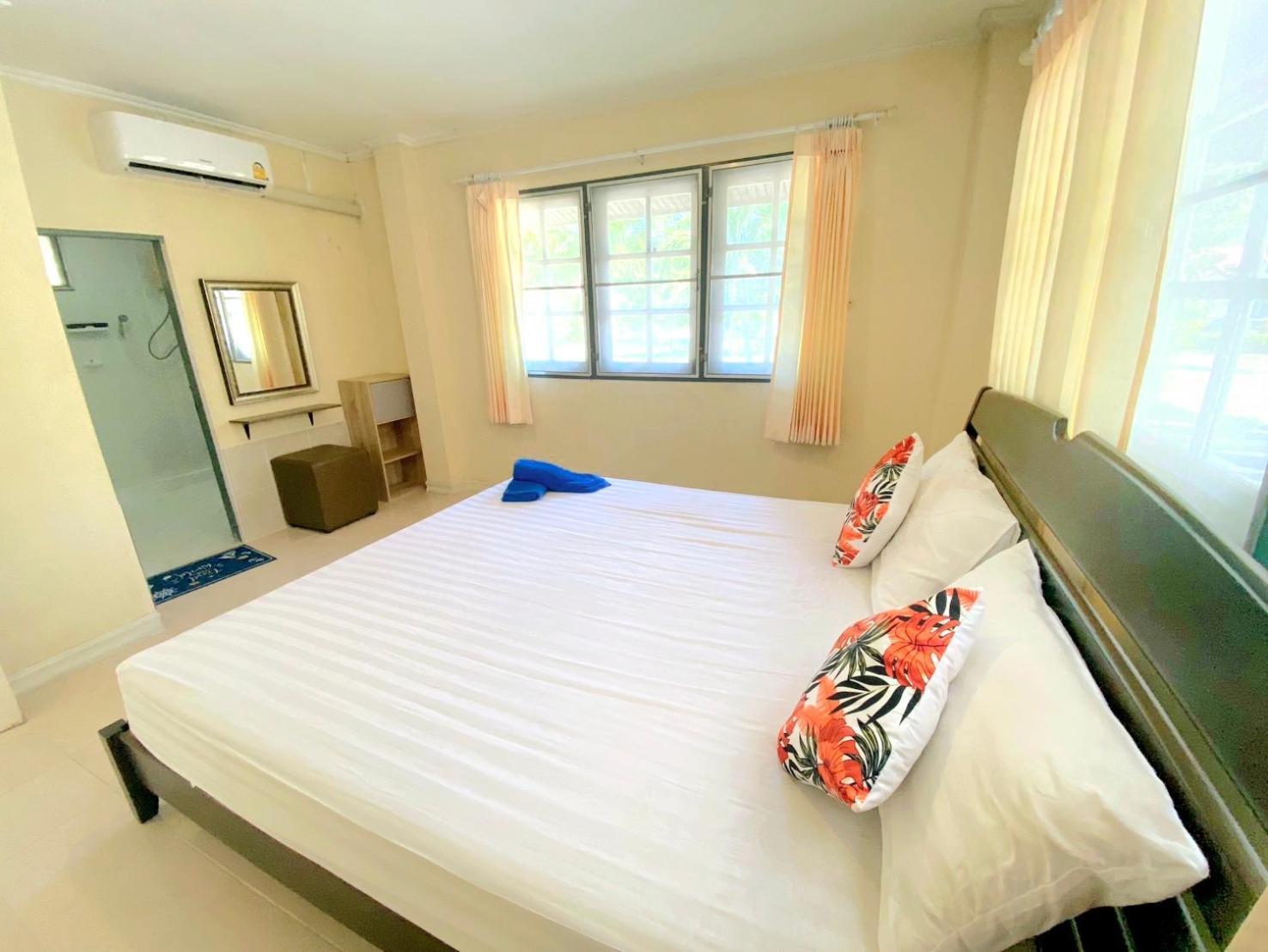 Baan Golden Resort & Residences Sam Roi Yot Esterno foto
