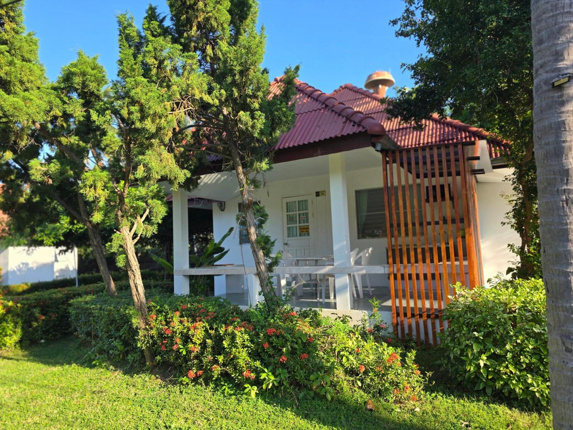 Baan Golden Resort & Residences Sam Roi Yot Esterno foto