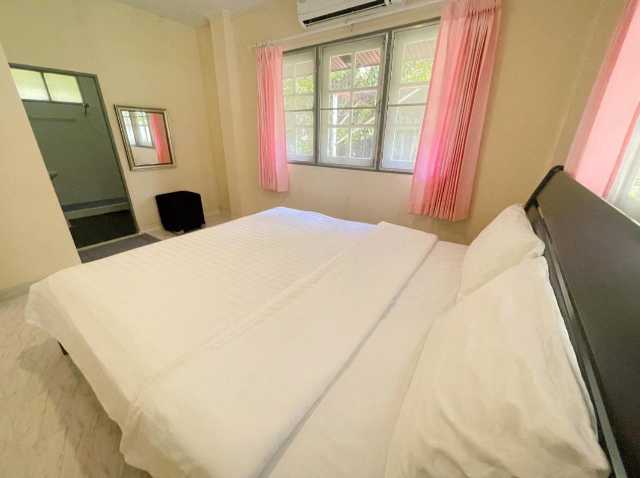 Baan Golden Resort & Residences Sam Roi Yot Esterno foto