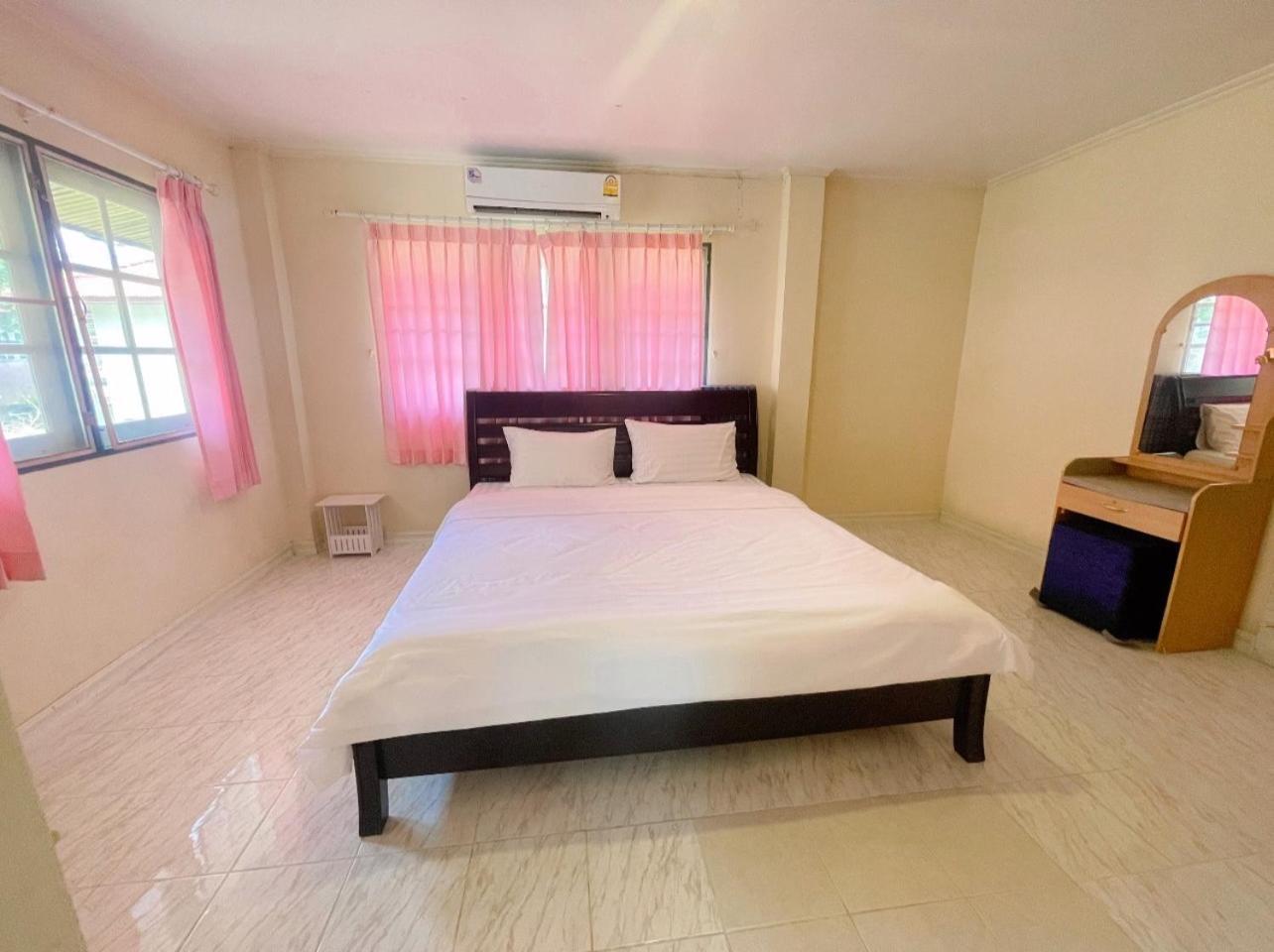 Baan Golden Resort & Residences Sam Roi Yot Esterno foto